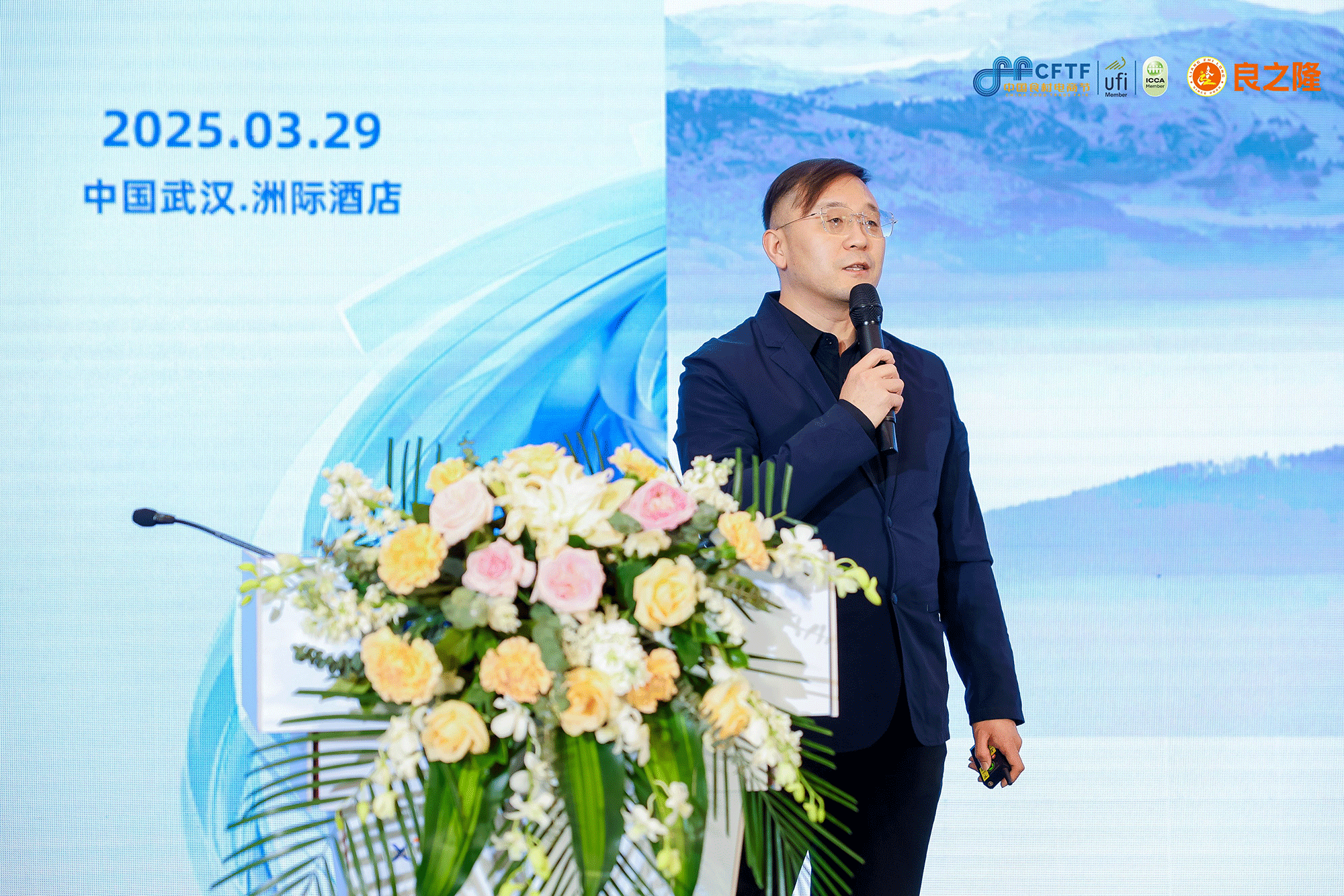 http://www.liwevents.com
/file/upload/202504/01/143320531.gif